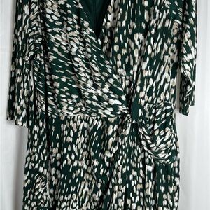 Jessica Howard Green and White Patterned Long Sleeve Dress size 24W